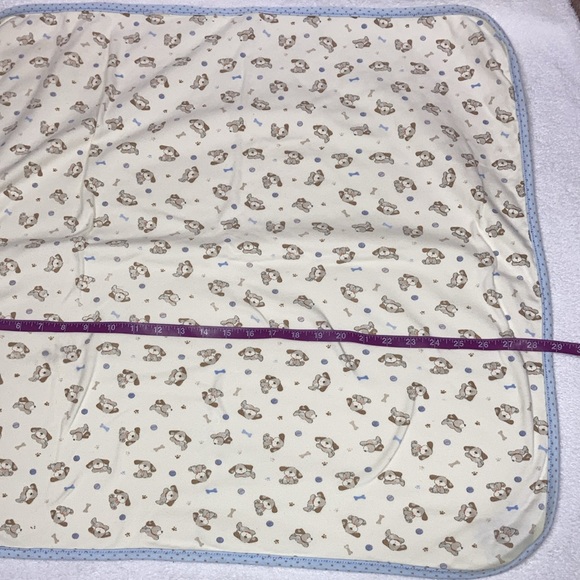 Playful puppy baby blanket ivory and light blue puppy print - Picture 3 of 6